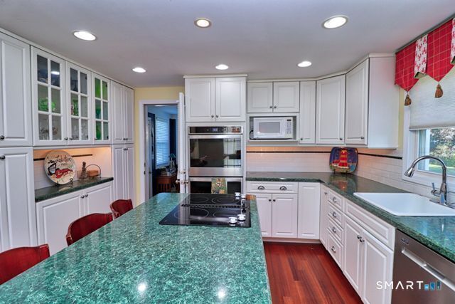 18 Corsino Avenue, Old Lyme, CT 06371
