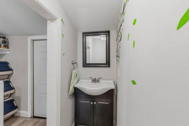 25 MAPLE ST, Clayton, NJ 08312