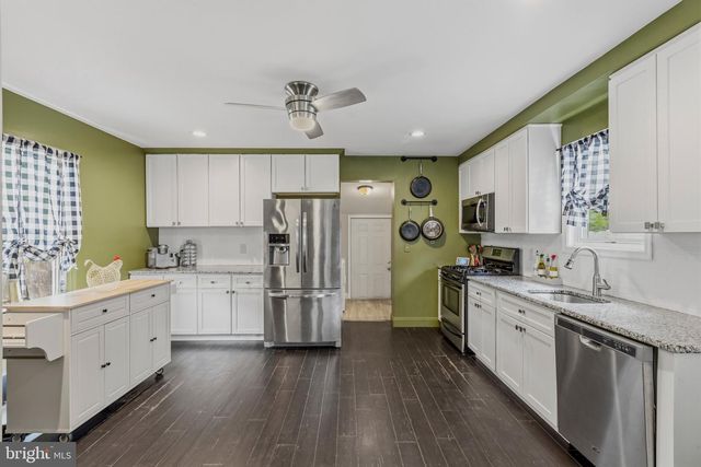 25 MAPLE ST, Clayton, NJ 08312
