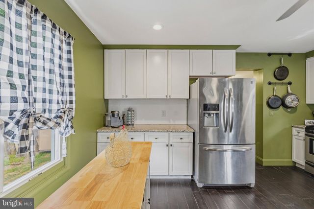 25 MAPLE ST, Clayton, NJ 08312