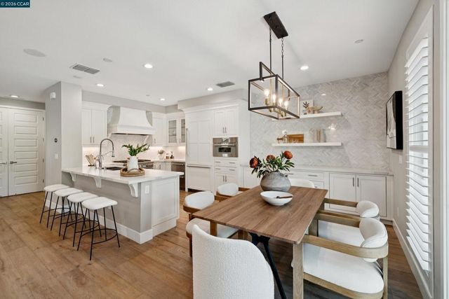 1247 Walker Avenue 2, Walnut Creek, CA 94596