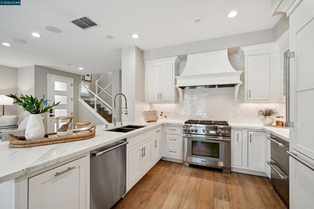 1247 Walker Avenue 2, Walnut Creek, CA 94596