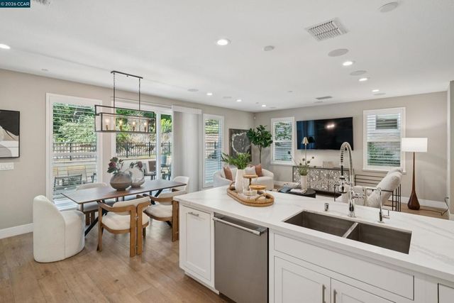 1247 Walker Avenue 2, Walnut Creek, CA 94596