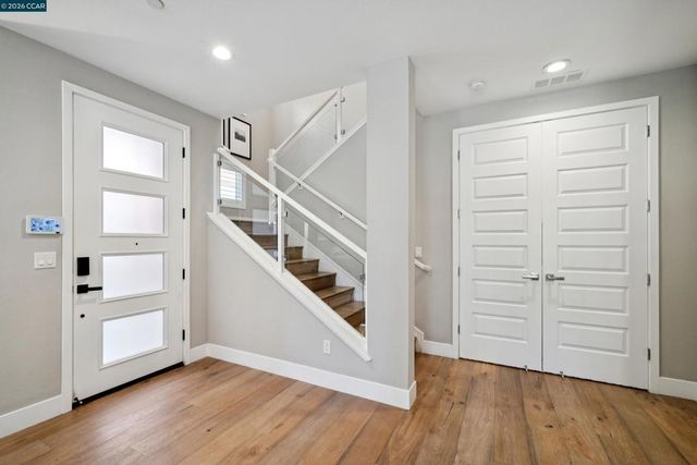1247 Walker Avenue 2, Walnut Creek, CA 94596