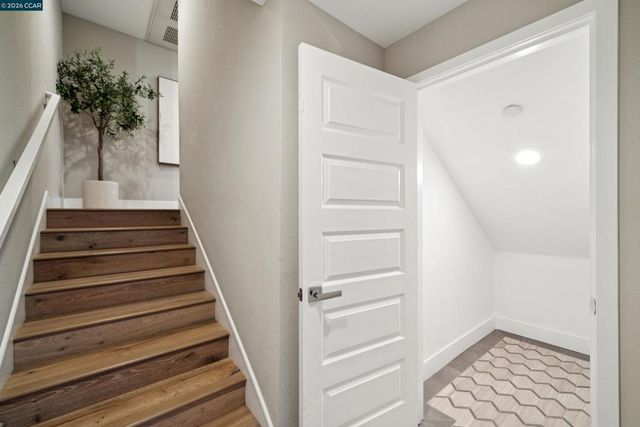 1247 Walker Avenue 2, Walnut Creek, CA 94596