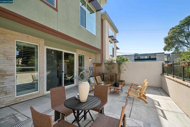 1247 Walker Avenue 2, Walnut Creek, CA 94596