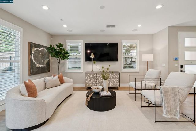 1247 Walker Avenue 2, Walnut Creek, CA 94596