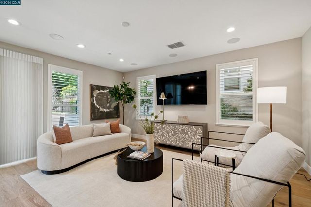 1247 Walker Avenue 2, Walnut Creek, CA 94596