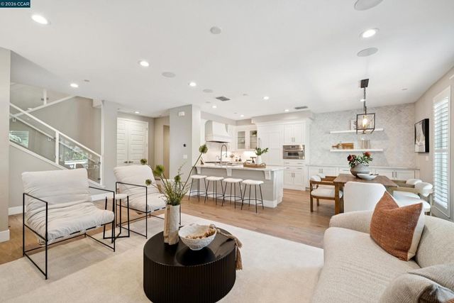 1247 Walker Avenue 2, Walnut Creek, CA 94596