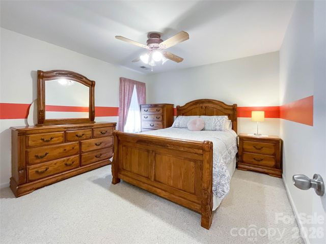 15137 Oldcorn Lane, Charlotte, NC 28262