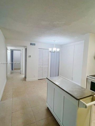 10733 Cleary Boulevard 104, Plantation, FL 33324