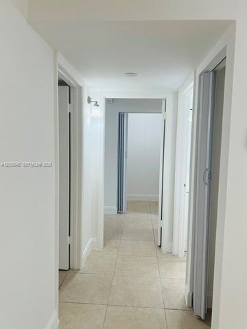 10733 Cleary Boulevard 104, Plantation, FL 33324