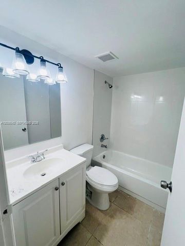 10733 Cleary Boulevard 104, Plantation, FL 33324