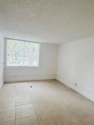 10733 Cleary Boulevard 104, Plantation, FL 33324