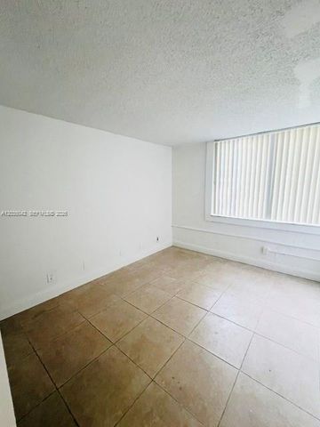 10733 Cleary Boulevard 104, Plantation, FL 33324