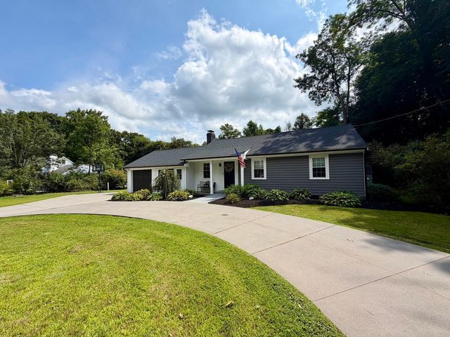 335 South Street, Wrentham, MA 02093
