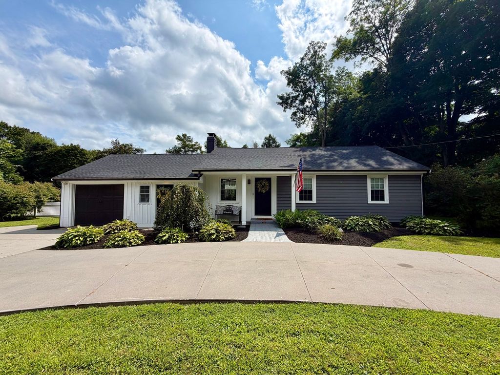 335 South Street, Wrentham, MA 02093