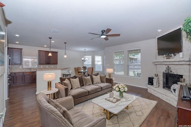326 LOCH LOMOND DR, Cibolo, TX 78108