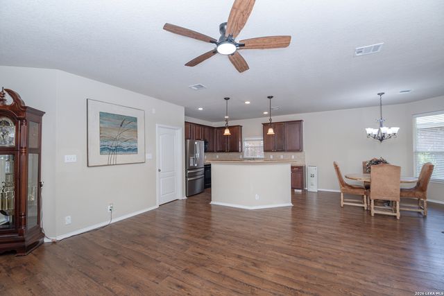 326 LOCH LOMOND DR, Cibolo, TX 78108