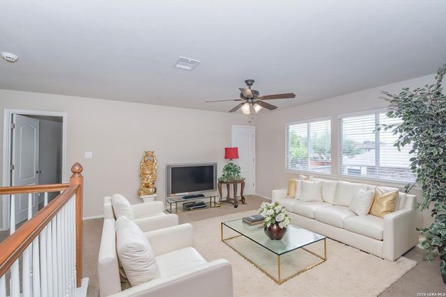 326 LOCH LOMOND DR, Cibolo, TX 78108