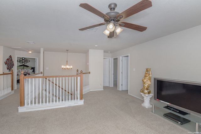 326 LOCH LOMOND DR, Cibolo, TX 78108