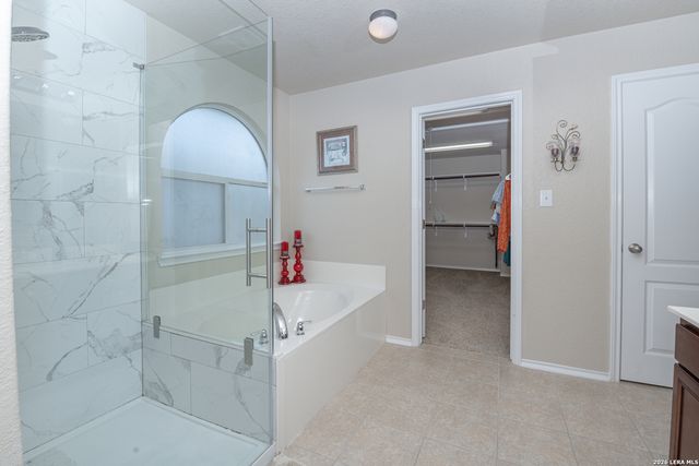 326 LOCH LOMOND DR, Cibolo, TX 78108