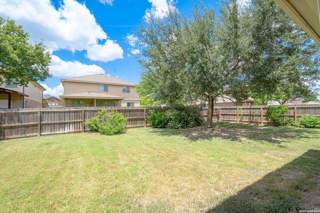 326 LOCH LOMOND DR, Cibolo, TX 78108