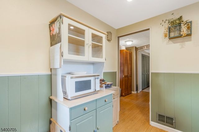 61 Parkside Ave, Piscataway Twp., NJ 08854