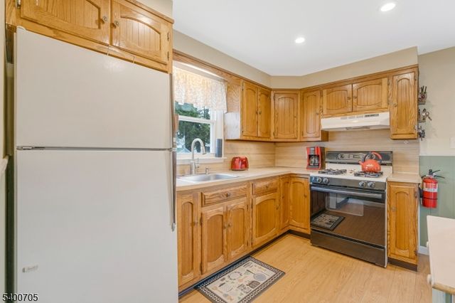 61 Parkside Ave, Piscataway Twp., NJ 08854