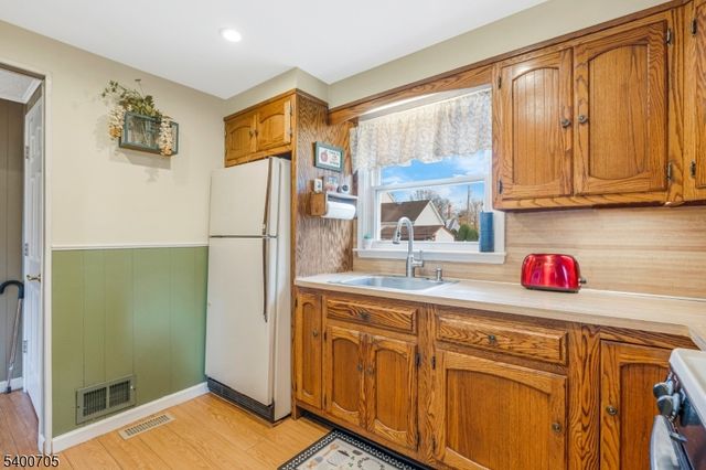 61 Parkside Ave, Piscataway Twp., NJ 08854