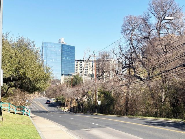 620 S 1st ST 201, Austin, TX 78704