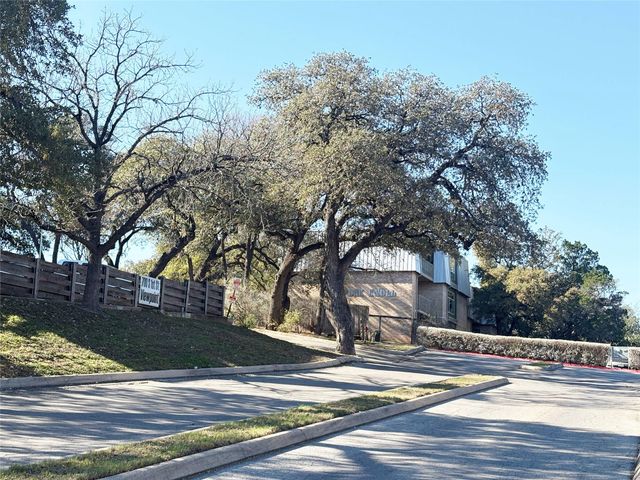 620 S 1st ST 201, Austin, TX 78704