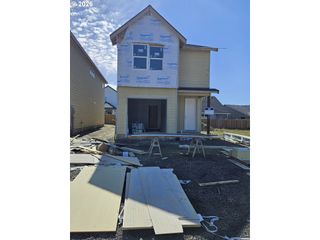 859 Chestnut Way, Silverton, OR 97381