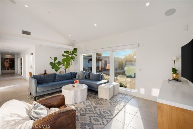 2630 San Angelo Drive, Claremont, CA 91711