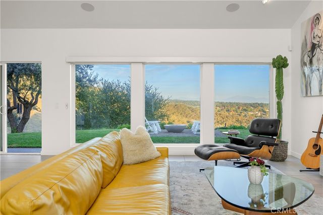 2630 San Angelo Drive, Claremont, CA 91711