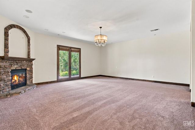 10409 Hinderhill Drive, Bakersfield, CA 93312