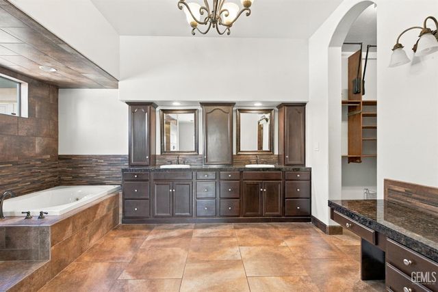 10409 Hinderhill Drive, Bakersfield, CA 93312