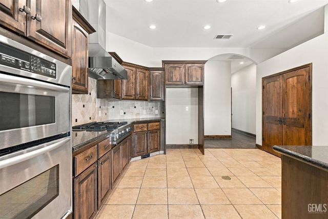 10409 Hinderhill Drive, Bakersfield, CA 93312