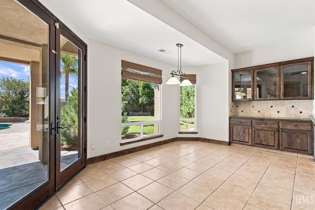 10409 Hinderhill Drive, Bakersfield, CA 93312