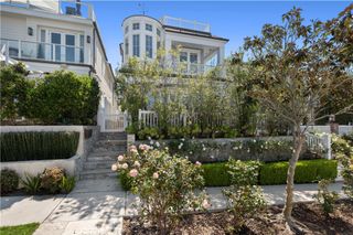 718 Poinsettia Avenue, Corona Del Mar, CA 92625