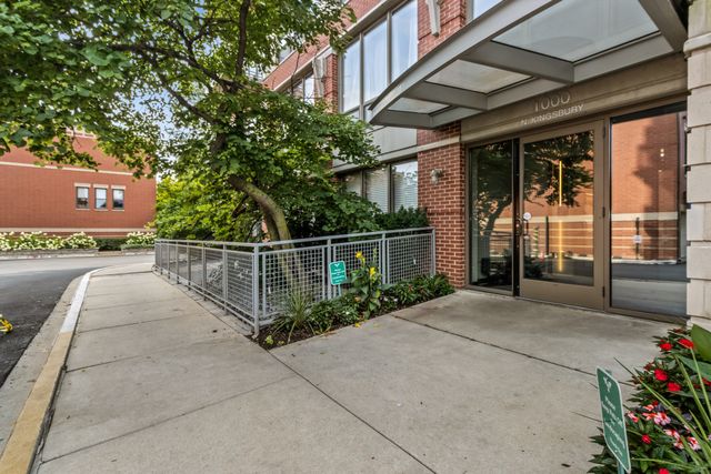 1000 N Kingsbury Street 304, Chicago, IL 60610