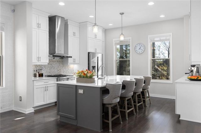 823 Canterbury Overlook, Atlanta, GA 30324