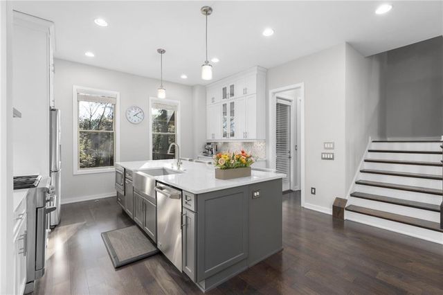 823 Canterbury Overlook, Atlanta, GA 30324