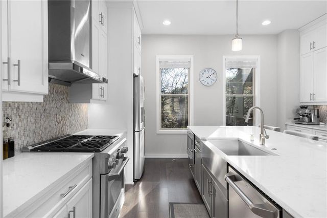 823 Canterbury Overlook, Atlanta, GA 30324