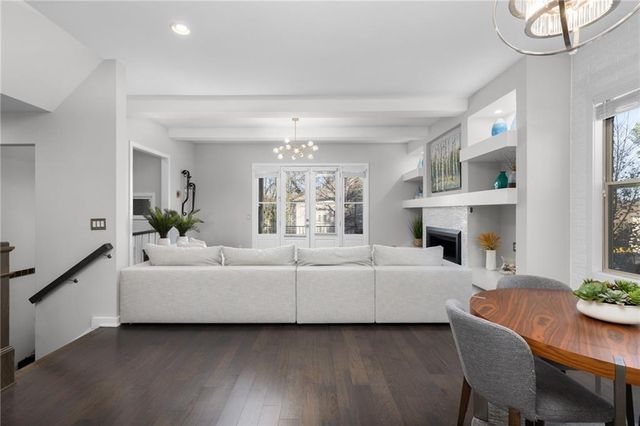 823 Canterbury Overlook, Atlanta, GA 30324