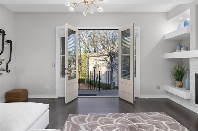 823 Canterbury Overlook, Atlanta, GA 30324