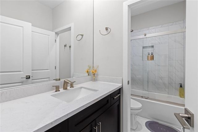 823 Canterbury Overlook, Atlanta, GA 30324