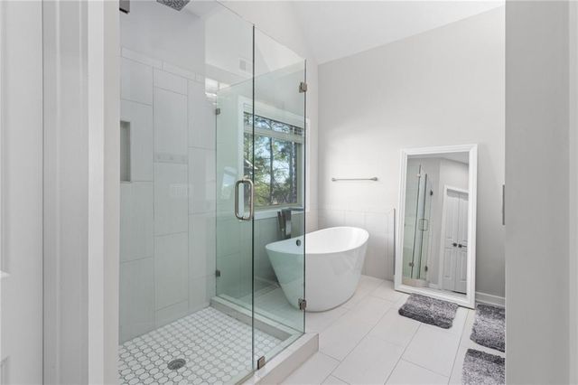 823 Canterbury Overlook, Atlanta, GA 30324