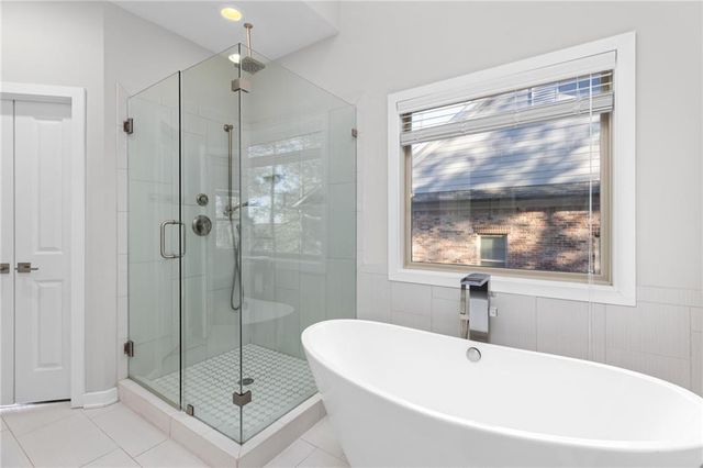 823 Canterbury Overlook, Atlanta, GA 30324