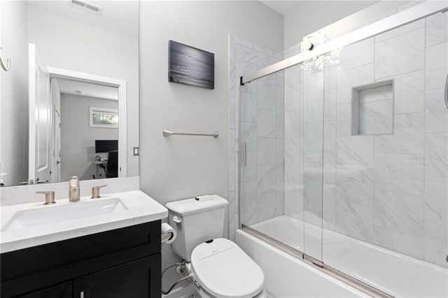 823 Canterbury Overlook, Atlanta, GA 30324